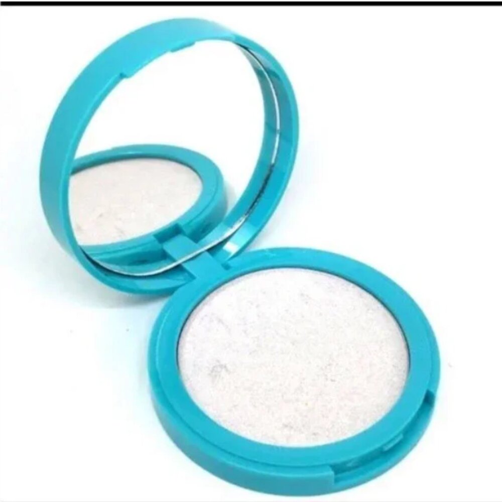 Carmindy & Co. Blue Compact Highlighter -Diamond Fusion Powder